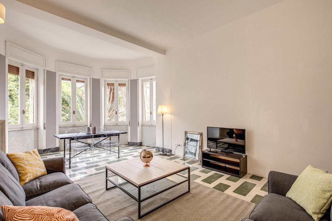 Aweshomeitaly - Bay Windows Apartment Специя Екстериор снимка